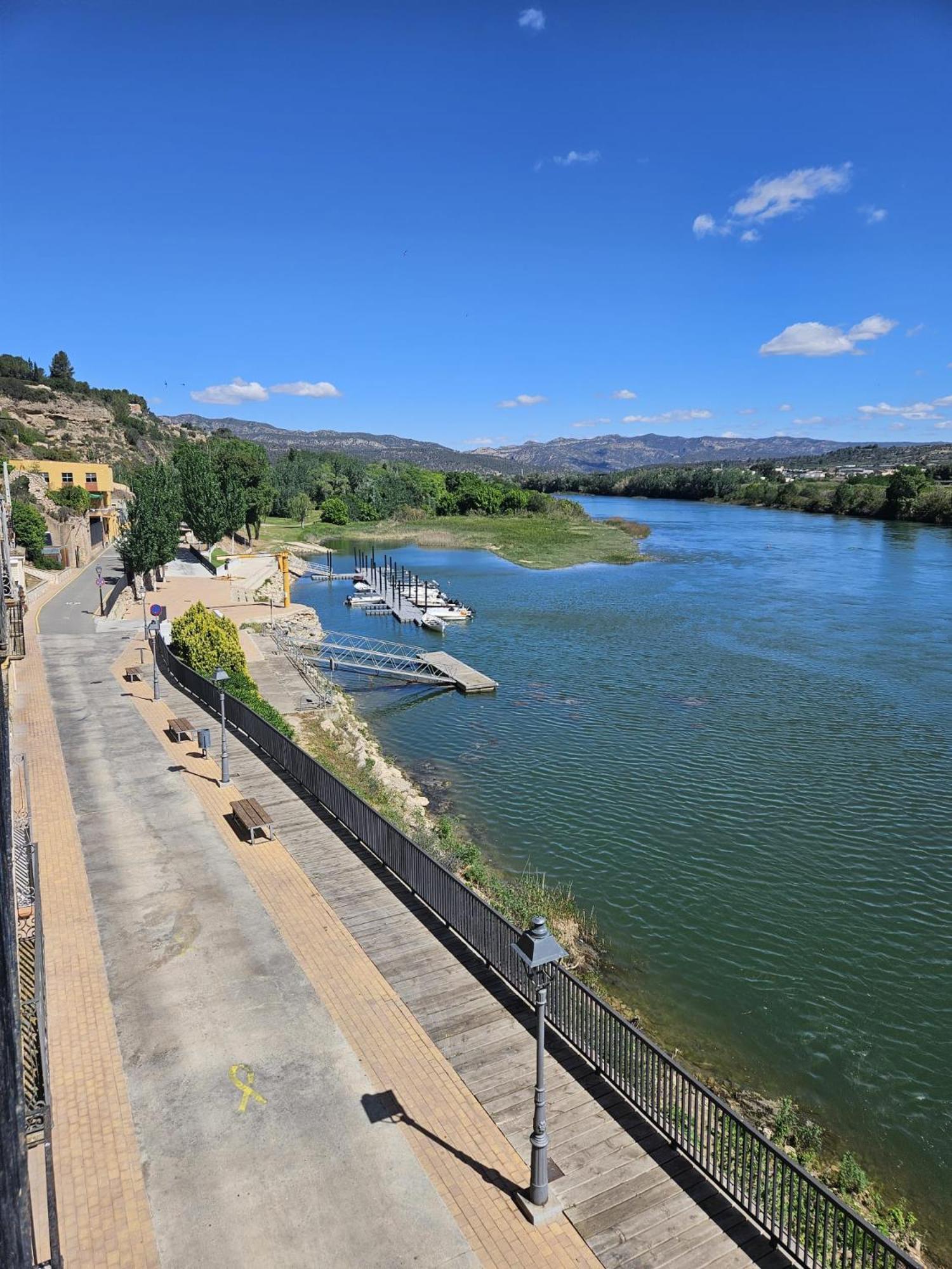 מורה ד'אברה River Ebro Apartments מראה חיצוני תמונה